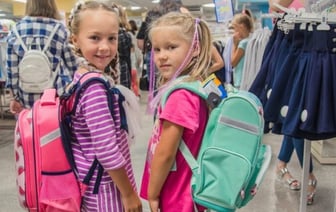 Как получить материальную помощь на подготовку ребенка к школе?