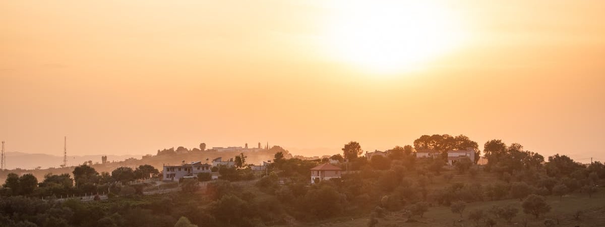 При обстреле села в Купянском районе погибли двое мирных жителей, еще двое — ранены