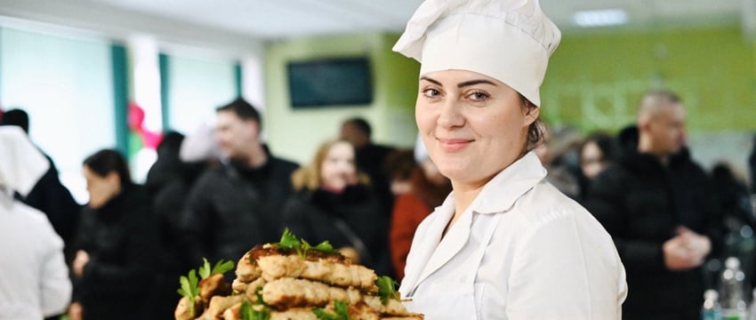 «Раскупают всё». Электоральный гастрофест в Гомеле