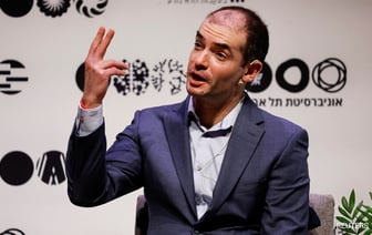 Бывший соучредитель OpenAI запускает фирму по созданию искусственного интеллекта через месяц после ухода из компании