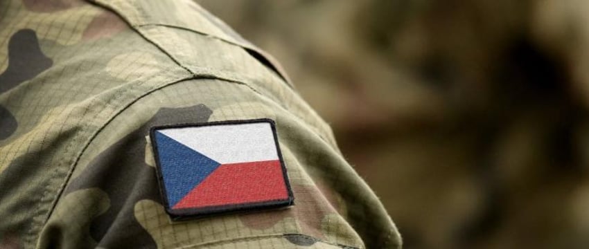 9 человек пострадали при взрыве на полигоне в Чехии