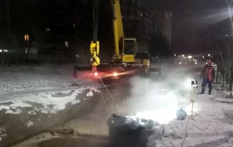 Строители метро оставили дома в центре Минска без воды. Куда пригнали водовозы?