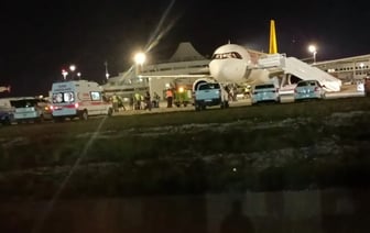 В турецкой Анталье экстренно посадили самолет из-за криков «Помогите» в багажном отсеке — Фото