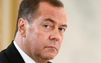 Медведев прокомментировал возможность покушения на Зеленского