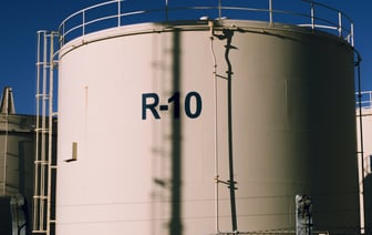 РФ дронами уничтожила нефтеперерабатывающий завод Украины