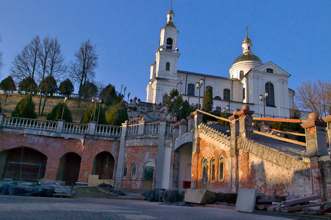 Капитальный ремонт лестницы на Успенскую горку в Витебске. Фото ННВ