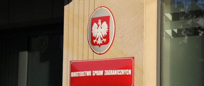 Варшава «обязана» сбивать российские ракеты над Украиной - польский МИД