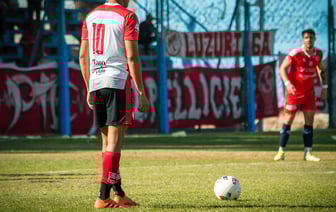 В Индонезии молния убила футболиста во время матча