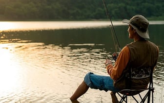 В Беларуси мужчина вытащил из Немана гигантскую рыбу – вес и размер впечатляют