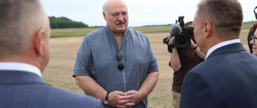 Лукашенко совершает рабочую поездку в Петриковский район Гомельской области