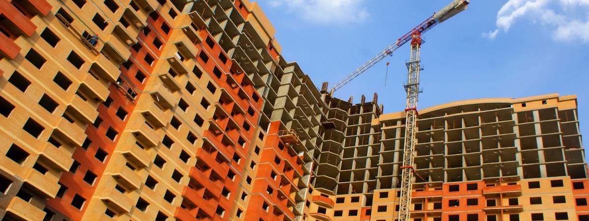 Чиновники назвали цену «льготного» квадрата жилья в Беларуси в 2025 году. Почему «фактическая» выше на 500-600 рублей?