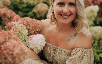 Фотозона вместо картофельных полей: необычное занятие придумала семья в деревне