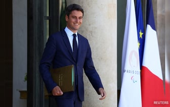 Макрон принял отставку правительства премьер-министра Франции Габриэля Атталя