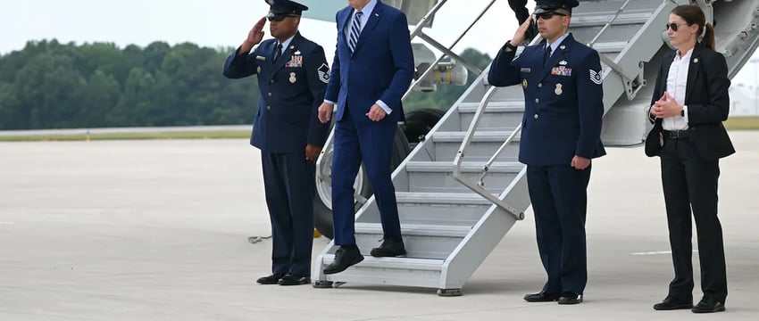 Байден прибыл в Грузию для участия в президентских дебатах с Трампом.