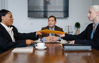 В Минске начинают судить работника Кафедрального костела Владислава Белодеда; его обвиняют по 4 статьям уголовного кодекса