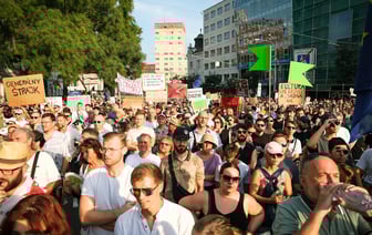 Акция неонацистов в Берлине завершилась преждевременно из-за столкновений