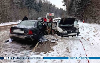 В Островецком районе водитель не вписалась в поворот и врезалась во встречный авто — одна женщина погибла, ребенок в больнице