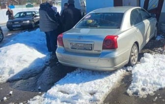 «Получил права четыре месяца назад». 18-летний водитель врезался в магазин