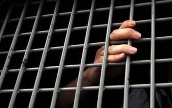 «Кто забил беларусские тюрьмы нечаянно оступившимися людьми так, что в этих тюрьмах уже не хватает свободных мест?»