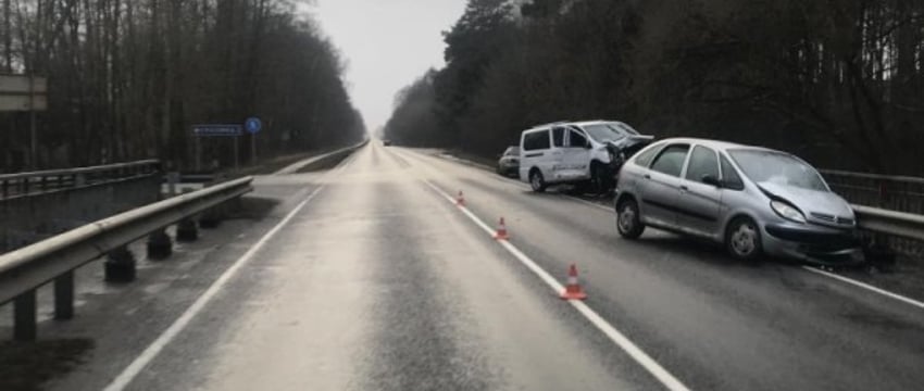 Столкновение автомобилей в Березовском районе: 73-летний водитель госпитализирован