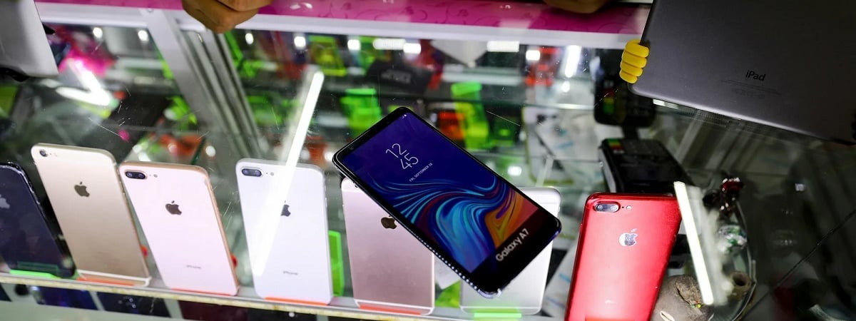 В МНС предупредили белорусов о схеме «мобильных перекупов». Как проверить «чистый» ли телефон в два клика?