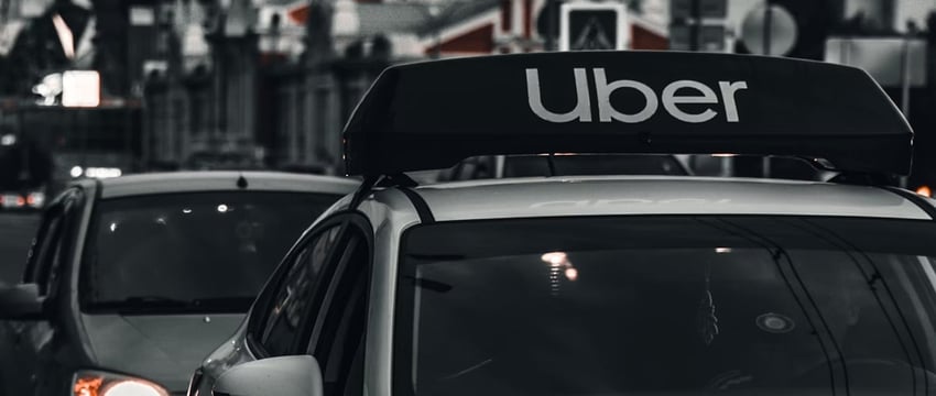 "Сдерживающая слезы": Женщина шокирована тем, как Водитель Uber Мастурбирует в пробке
