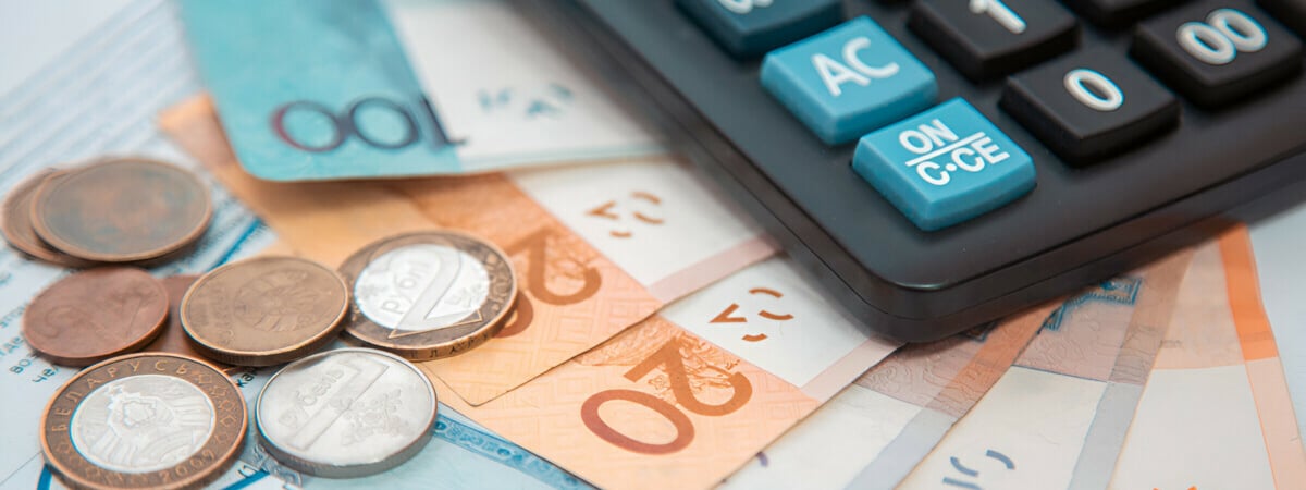 В Минюсте рассказали, когда у белорусов могут взыскать 70% зарплаты — Официально