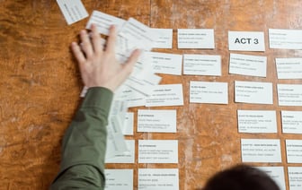 В Минске отменили показы фильмов российского режиссера Александра Сокурова; раньше на него жаловался Азаренок