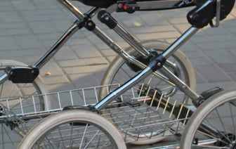 В подъезде дома сгорела детская коляска. Случай в Бресте