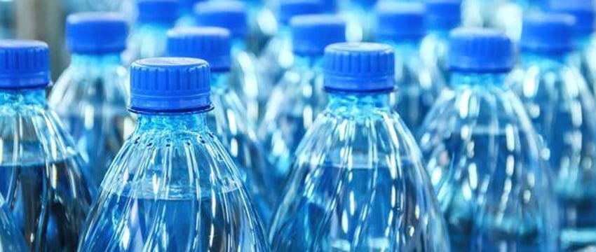 Ученые выяснили, что вода из пластиковых бутылок может вредить здоровью