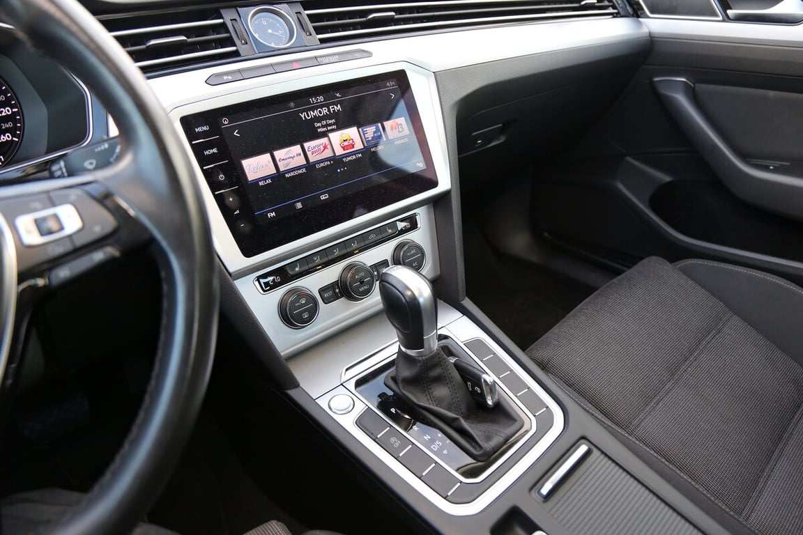 Этот «Пассат» в продаже уже несколько месяцев. И никто не звонит! Что не так с машиной?