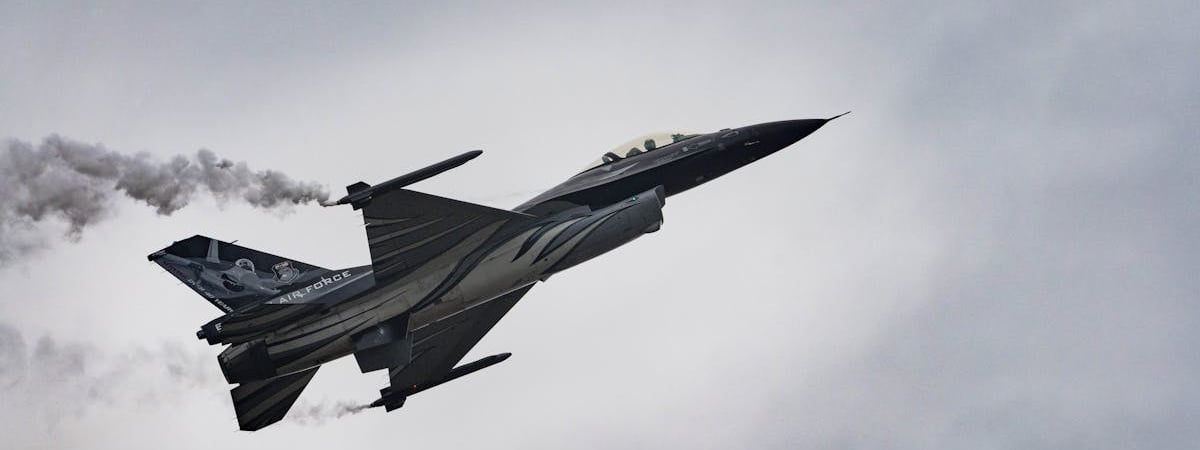 Тайвань привел в боевую готовность войска в ответ на учения Китая с бомбардировщиками — Фото