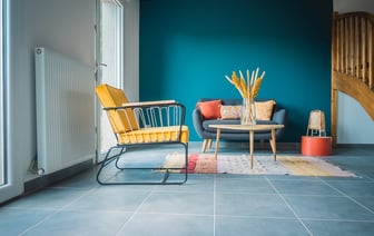 Можно ли положить в жилой комнате на пол плитку? Разобрались в плюсах и минусах — Полезно