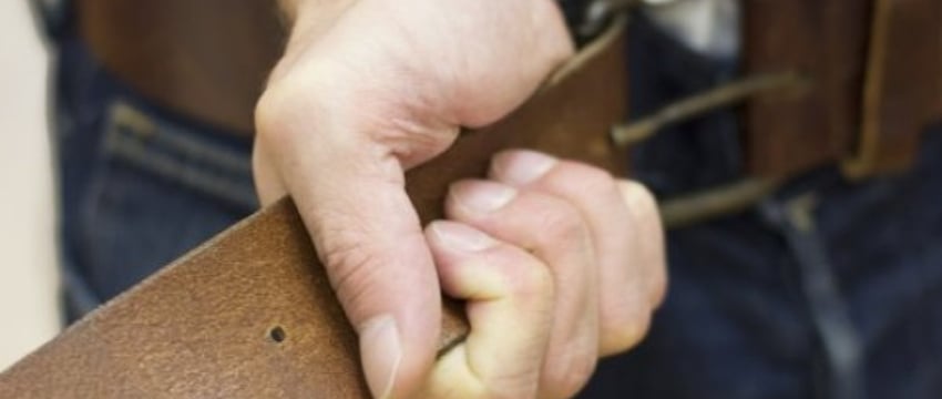 В Березовском районе пенсионер не совладал с «физиологией» и напугал молодую женщину