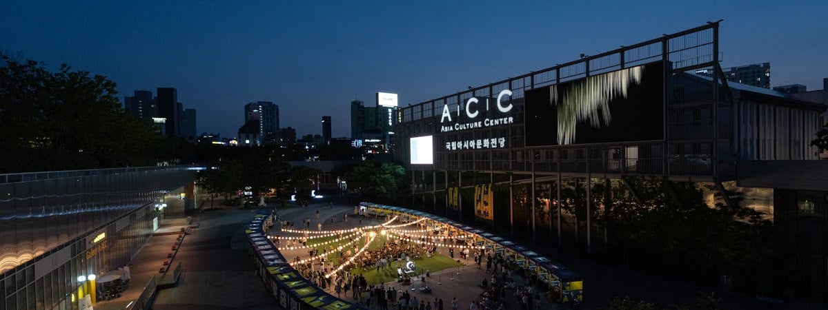 РФ совершила массированную атаку дронов на Харьков