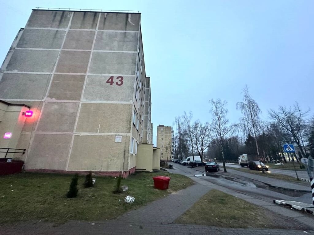 Белорус пожаловался на отсутствие парковки во дворе. Что ему ответили?