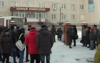 Сотовых операторов обязали предоставлять военкоматам и КГБ номера белорусов. Зачем?