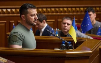 Український президент пропонує продовжити воєнний стан та мобілізацію