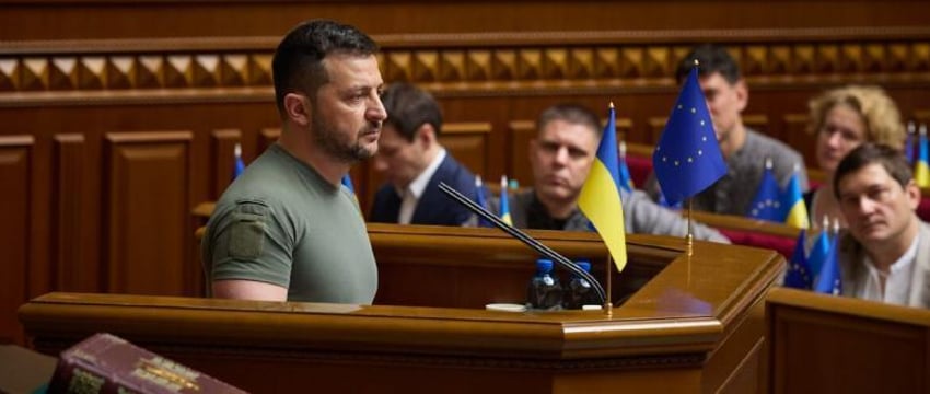 Український президент пропонує продовжити воєнний стан та мобілізацію