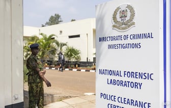 Кенийский мужчина, предположительно убивший 42 женщины, проведет под стражей в полиции 30 дней