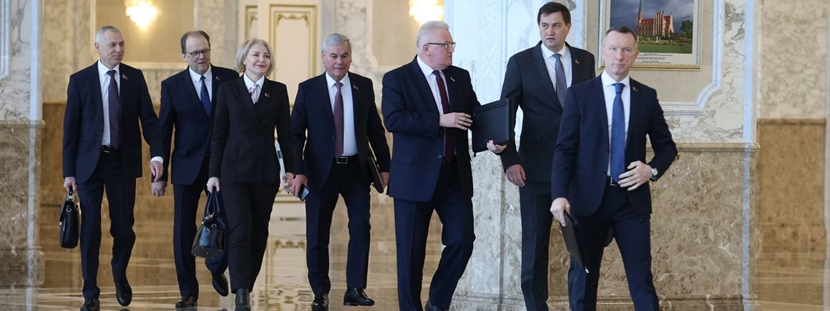 «Надо семьи кормить» — Лукашенко рассказал, где будут получать зарплату новые депутаты парламента