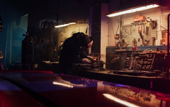 Ремонт электромобилей в США остается более дорогим и долгим, чем бензиновых машин