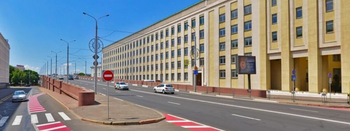 В центре Минска почти на год собрались закрыть важнейший путепровод. Как объехать?