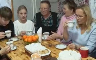 Житель Могилева так любит свою тещу, что каждый Новый год... Смотрите видео