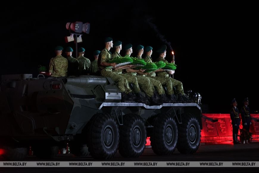 Около 20 тыс. человек стали участниками митинга-реквиема в Брестской крепости