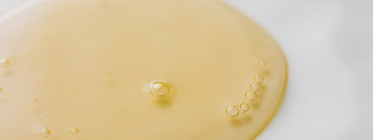 Цены на нефть эталонных марок снижаются утром в четверг