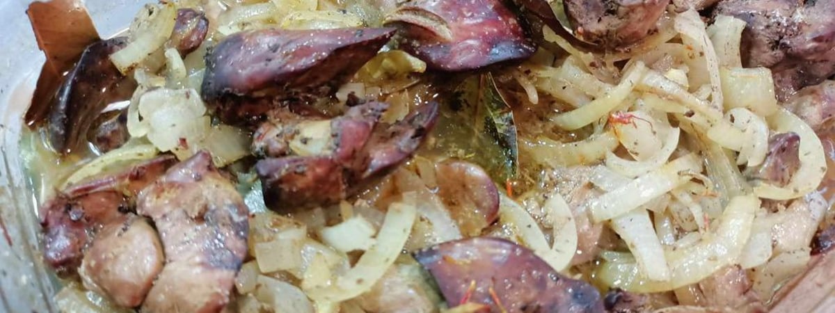 Печень ещё никогда не была такой мягкой. Нашли простой рецепт, где её не нужно вымачивать — Полезно