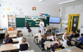 «Некогда проводить уроки» — Белорусский педагог поделилась в TikTok, почему молодые учителя «массово увольняются» из школ. Коллеги ответили — Фото