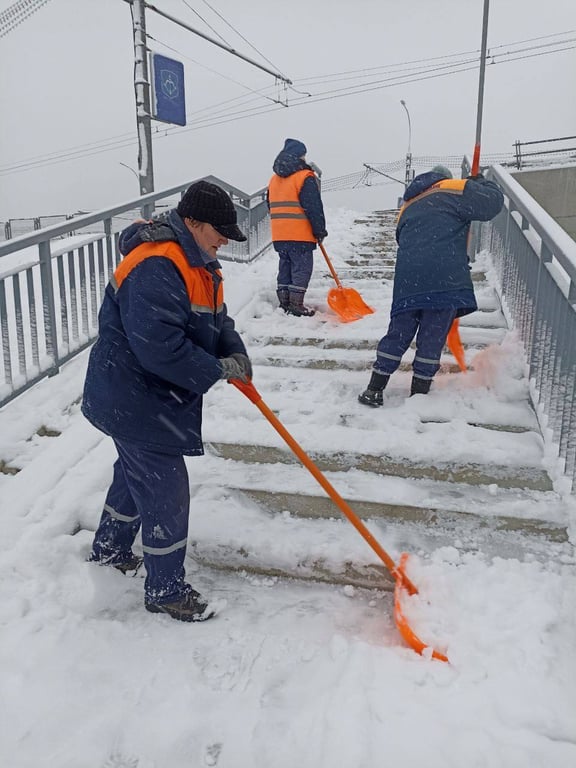 В Бресте идет уборка снега