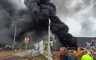 В Минске заметили большие клубы черного дыма над одной из строек. Что горело? — Видео
